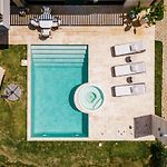 Modern Villa With Private Pool In Baru