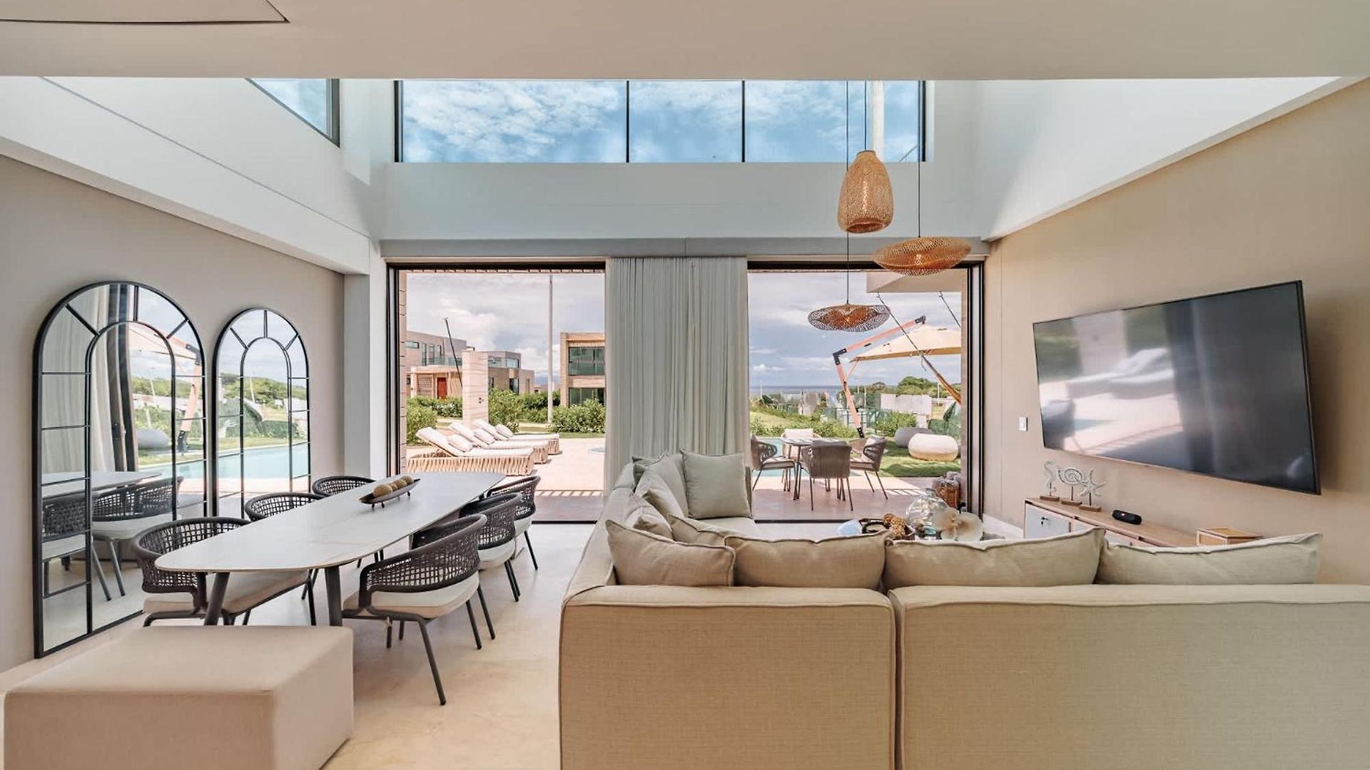 Modern With Private Pool In Baru