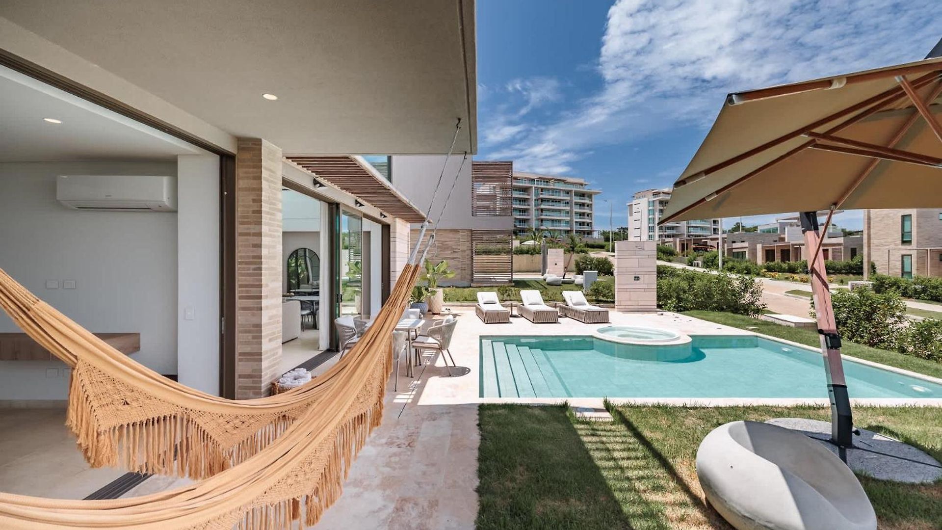 Modern With Private Pool In Baru Сasa de vacaciones